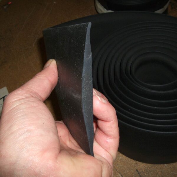 Avon Rubber Rubbing Strake Black V00417/Grey V00074 Metre - Image 3